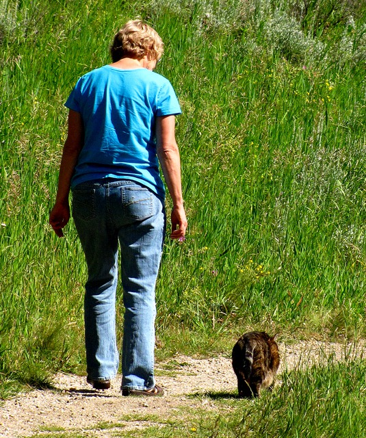 Leesha and Louise Hike to the Falls