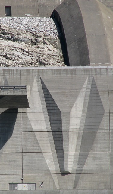 Wall Design and Curved Tunnel