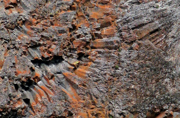 Coulee Wall Color and Flow Patterns Detail