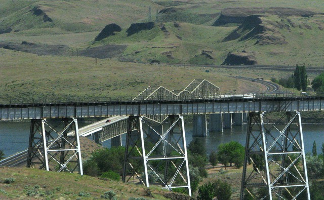 Railroad and HW Bridge Intersection