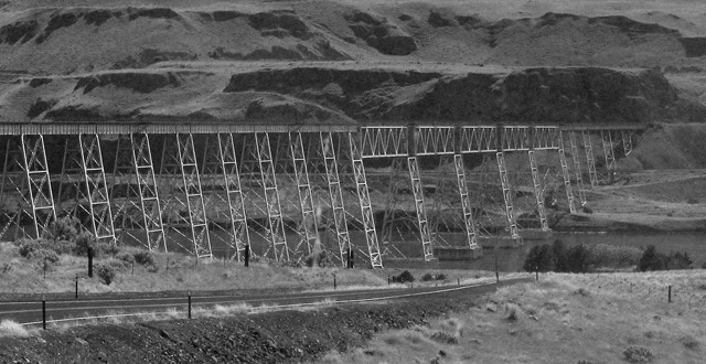 Columbia Railroad Bridge B&W