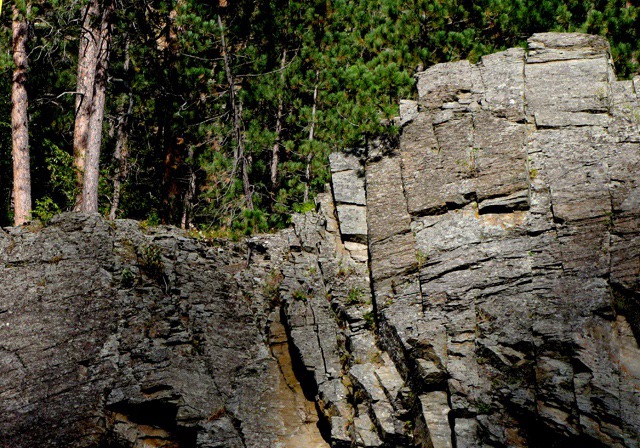 Spearfish Canyon Rim Detail